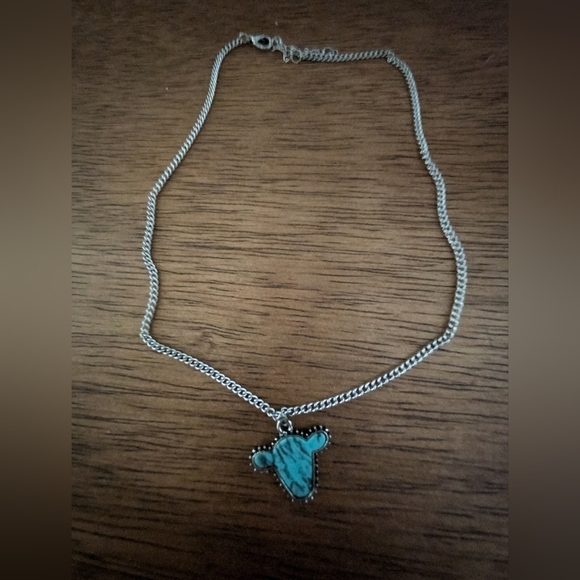 Turquoise Bull Pendant Necklace in Silver - Picture 3 of 7